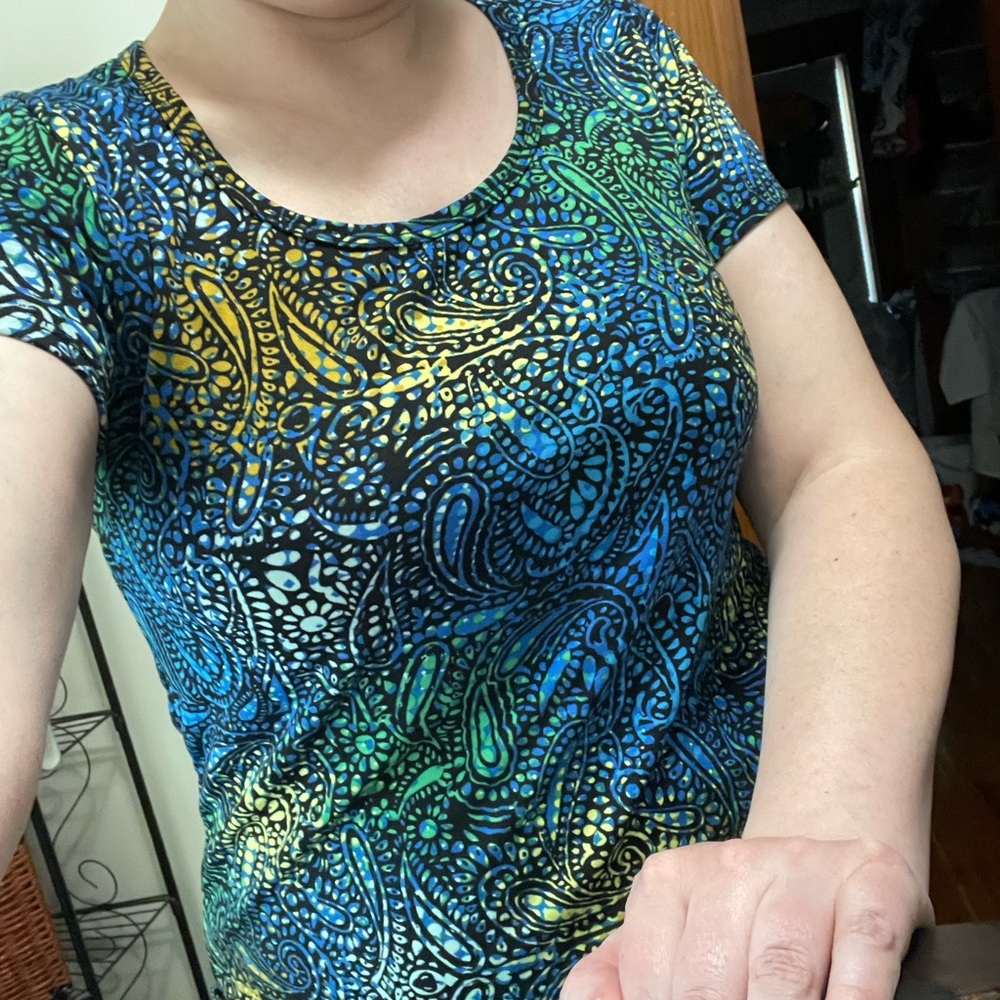 LuLaRoe Blue Green Graphic Short Sleeve classic tee tshirt paisley print